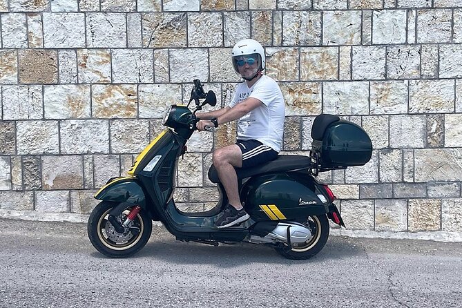 Corfu 300cc Vespa Scooter Rental - Who this Corfu Vespa scooter rental is best for