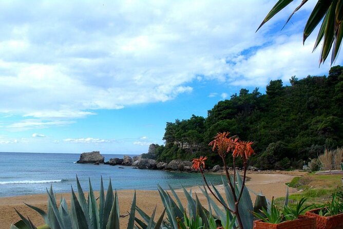 Corfu: A relaxed day at Glyfada Beach - Timing tip: go earlier to beat the beach crowd