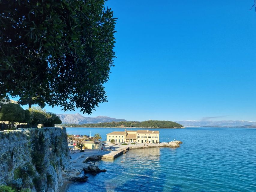 Corfu: Historic Buildings and Great Personalities Tour - Entering Corfu Old Town: Meeting at the Fortress Gate