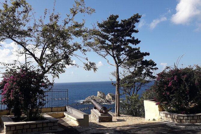 Corfu sightseeing tour, small group tour by minivan - Corfu Town drive: British Protectorate palace, Venetian fortresses, and sea walls