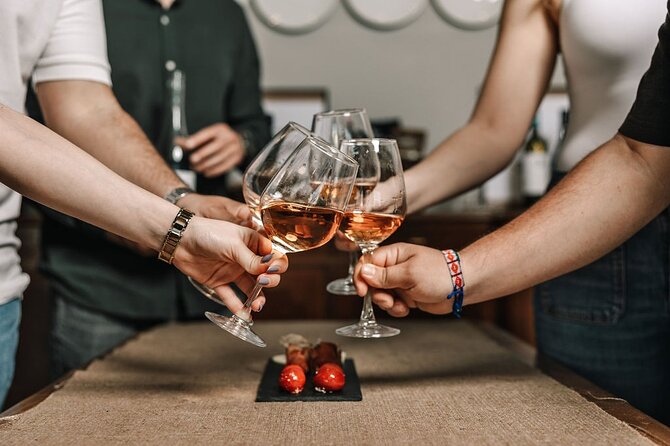 Corfu: Wine Tasting with 5 native grape varieties. - Meet at SILO and settle in: what the 1-hour flow feels like