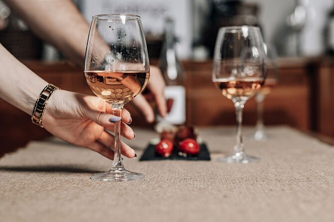Corfu: Wine Tasting with 5 native grape varieties. - The heart of the experience: 5 native grape varieties, one clear learning path