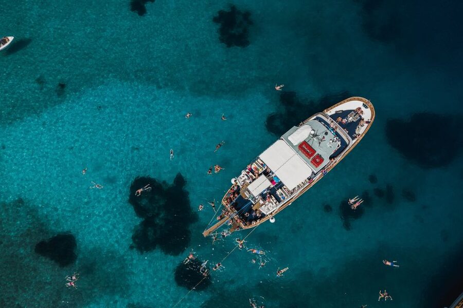 From Benitses/Lefkimmi: Blue Lagoon & Papanikolis Cruise - Departure times from Benitses marina vs Lefkimmi port