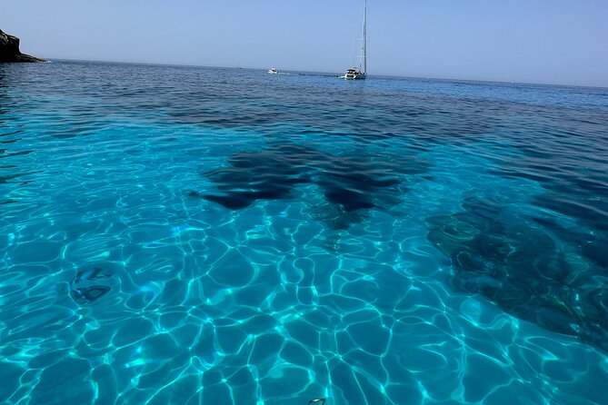 Private Skippered cruise from Corfu to Paxos/Antipaxos islands - Kaltsonísi and the narrow passage: calm turquoise time