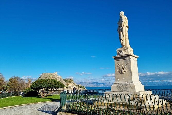 Tour in Corfu Town: Historic Buildings & Great Personalities - Corfu Old Town is made for a guided walk