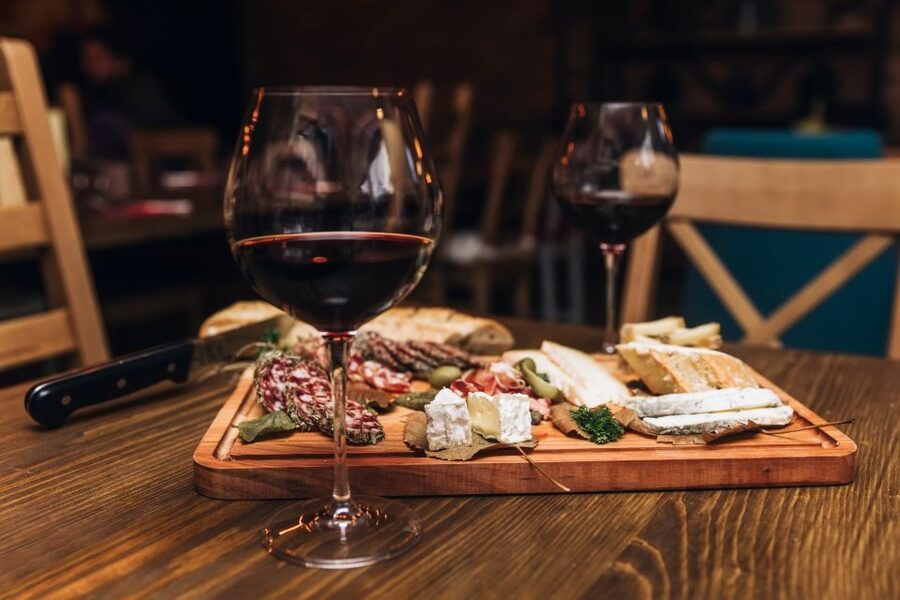 Vineyard Sips: Family Winery Tour & Gourmet Tasting in Corfu - Your 1.5-Hour Plan: Walk the Estate, Visit the Winery, Taste Outdoors